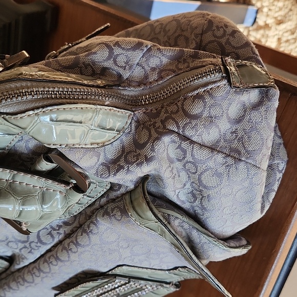 Guess Y2K green bag with bling "G" snap - Picture 4 of 16